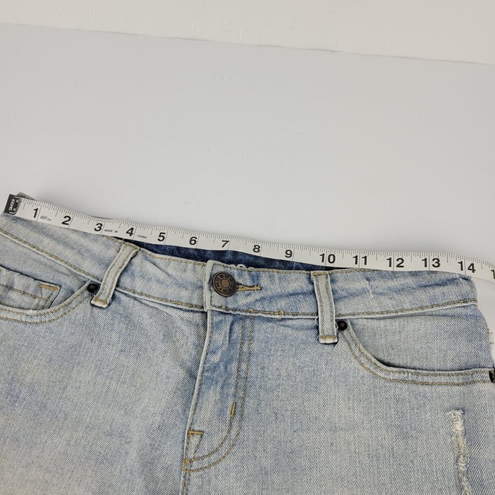 UO BDG Mid Rise Alexa 5 Pocket Cuff Shortie Denim Short 27 - Picture 2 of 8